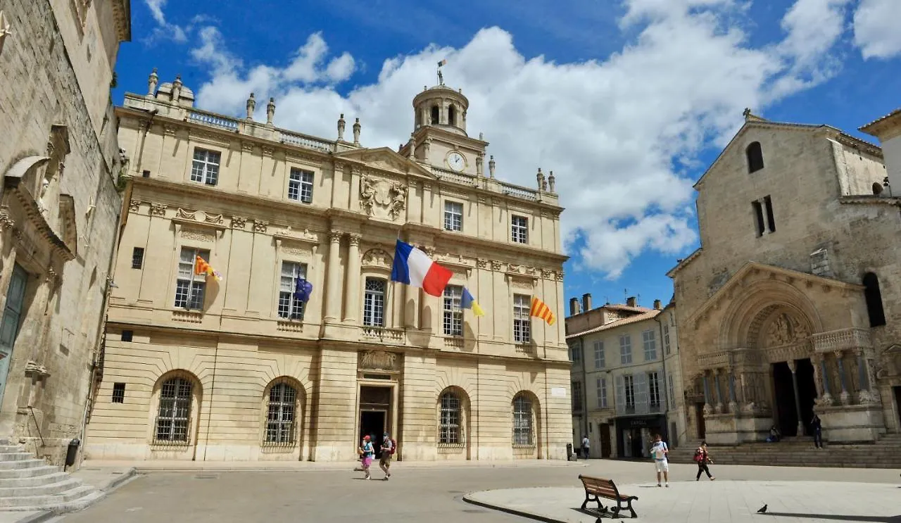 Loft Apartment , La Terrasse Centre Ville d'Arles, Couette-café Arles