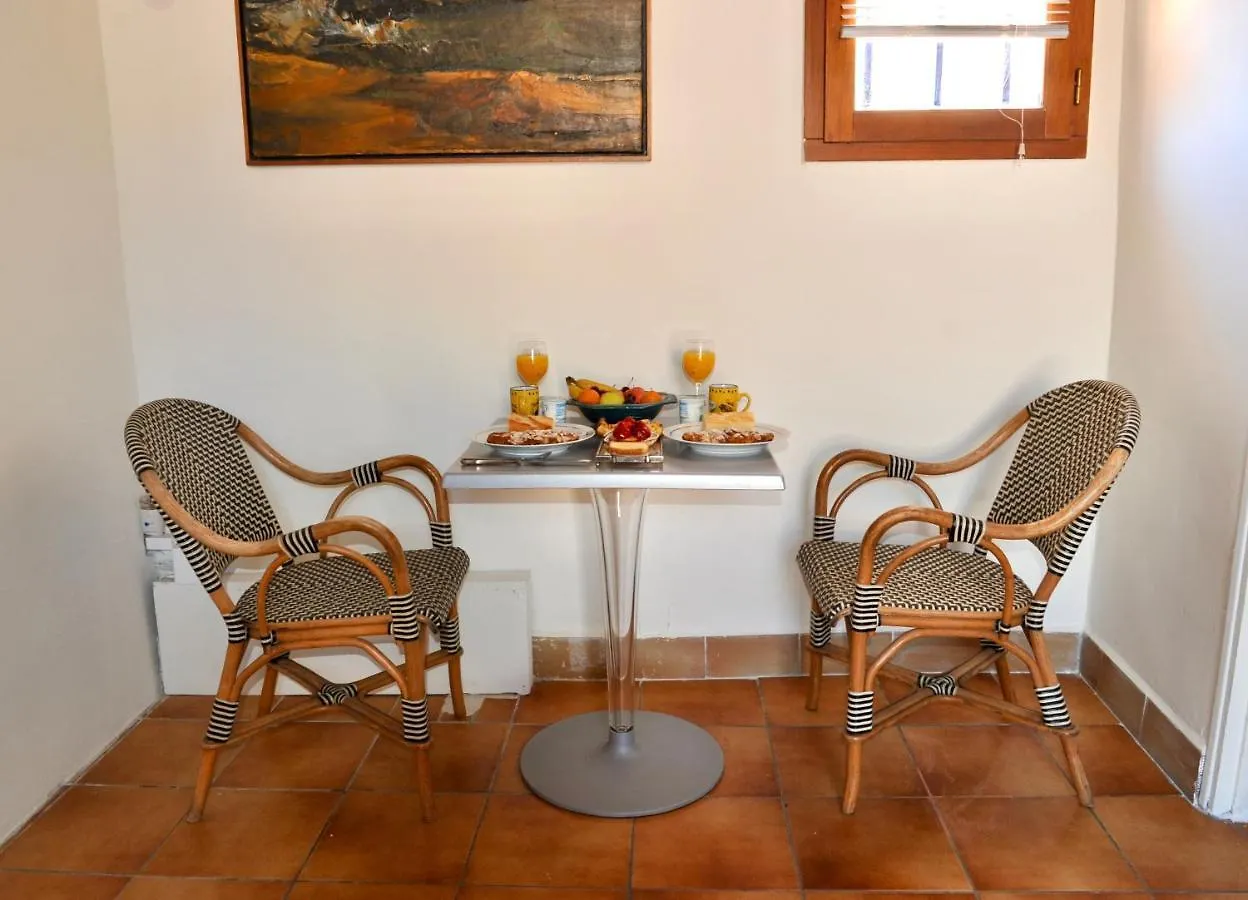 Loft Apartment , La Terrasse Centre Ville d'Arles, Couette-café Arles