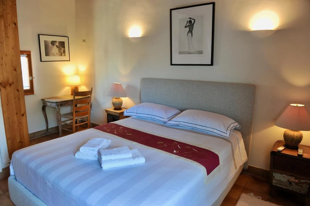 Couette-café Loft Apartment , La Terrasse Centre Ville d'Arles,
